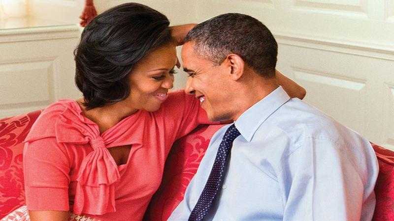 رئيسة رائعة.. أوباما وزوجته يدعمان ترشح كامالا هاريس