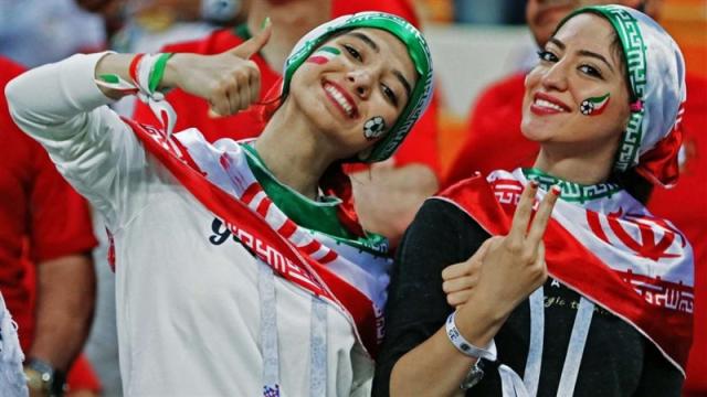 مشجعات منتخب ايران