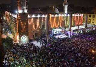 عاجل.. توافد الآلاف من المواطنين لأداء صلاة عيد الأضحى بمسجد الحسين