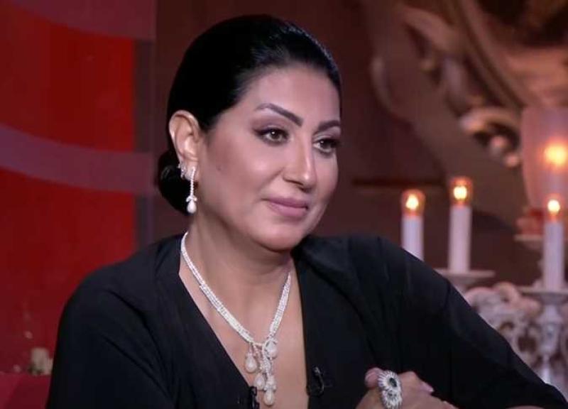 الفنانة وفاء عامر 