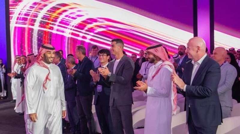 إنفانتينو يعلن إقامة كأس العالم 2034 في السعودية