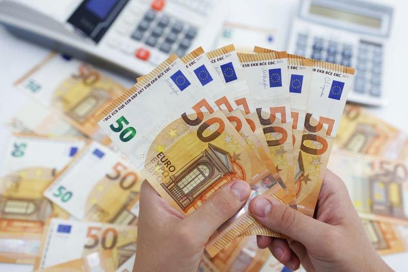 سعر اليورو أمام الجنيه المصري اليوم الخميس 7 مارس 2024
