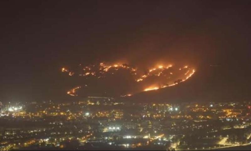 إسرائيل تشتعل.. استمرار الحرائق في مستوطنة كريات شمونة بسبب صواريخ الفصائل اللبنانية