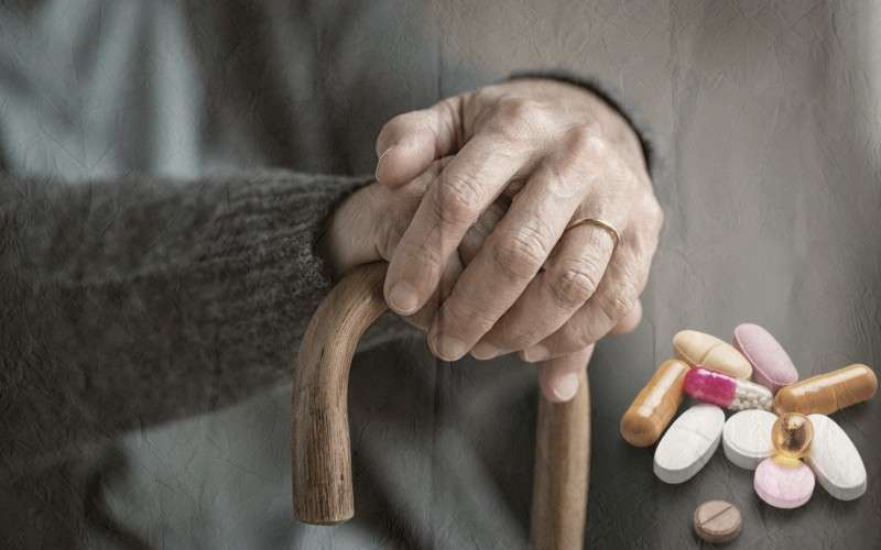 برلمانية تتقدم ببيان عاجل للحكومة بسبب عدم توفر أدوية الأمراض المزمنة لكبار السن