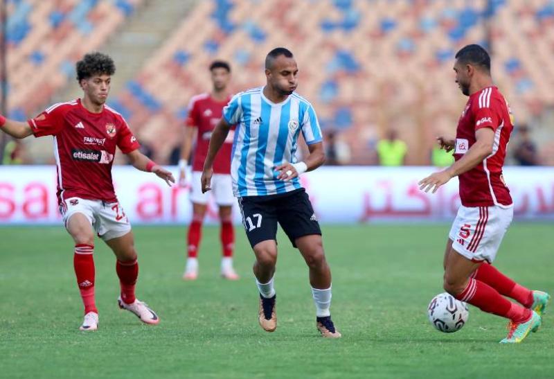 الأهلي يقسو على الداخلية برباعية ويواصل انتصاراته في الدوري الممتاز