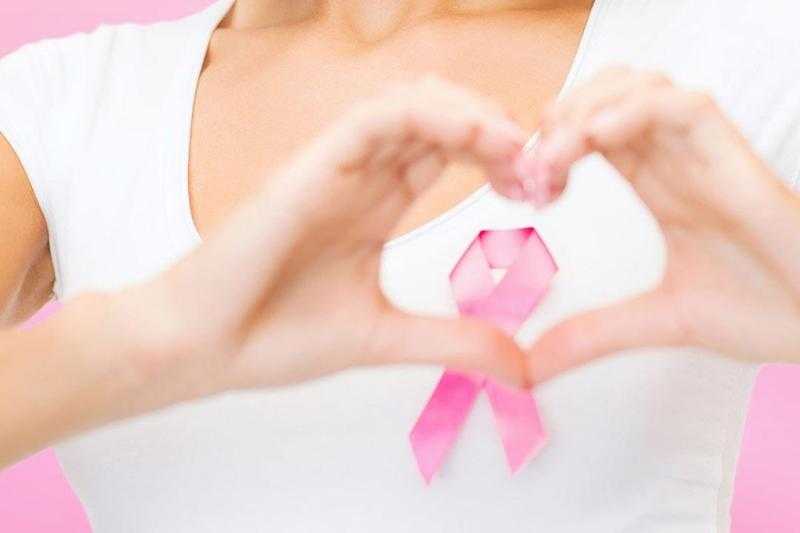 متى تكون فحوصات سرطان الثدي ضرورية؟.. أعراض انتبهى لها وتدابير وقائية