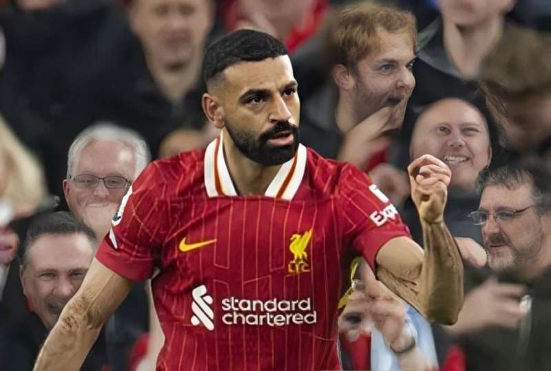 محمد صلاح يقود ليفربول لانتصار صعب وخطف صدارة الدوري الإنجليزي