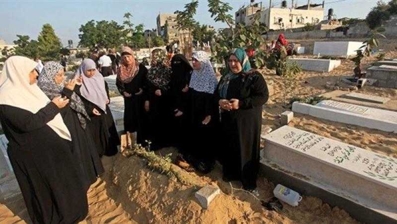 هل زيارة المقابر للمرأة الحائض في أول أيام العيد حرام.. الإفتاء تحسم الجدل